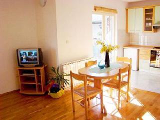 Apartma In *