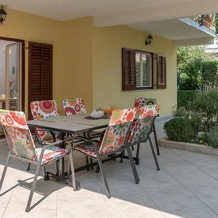 Apartments In Trogir Exterior photo